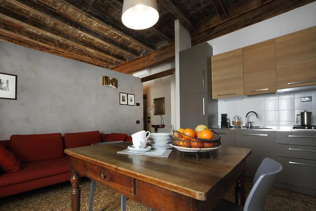 Residenza Roccamaggiore Verona 0*,